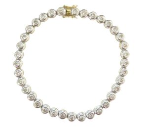 17. 18K白金鑽石手鏈（私人收藏）