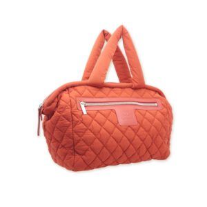 68. CHANEL 紅色尼龍繭形手提袋（私人收藏）