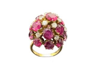 6. 18K黃金紅寶石鑽石戒指連耳環（私人收藏）